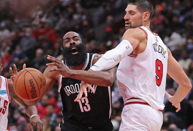 世界杯官方直播入口-哈登再度哑火 KD独木难支篮网末节崩盘连胜终结