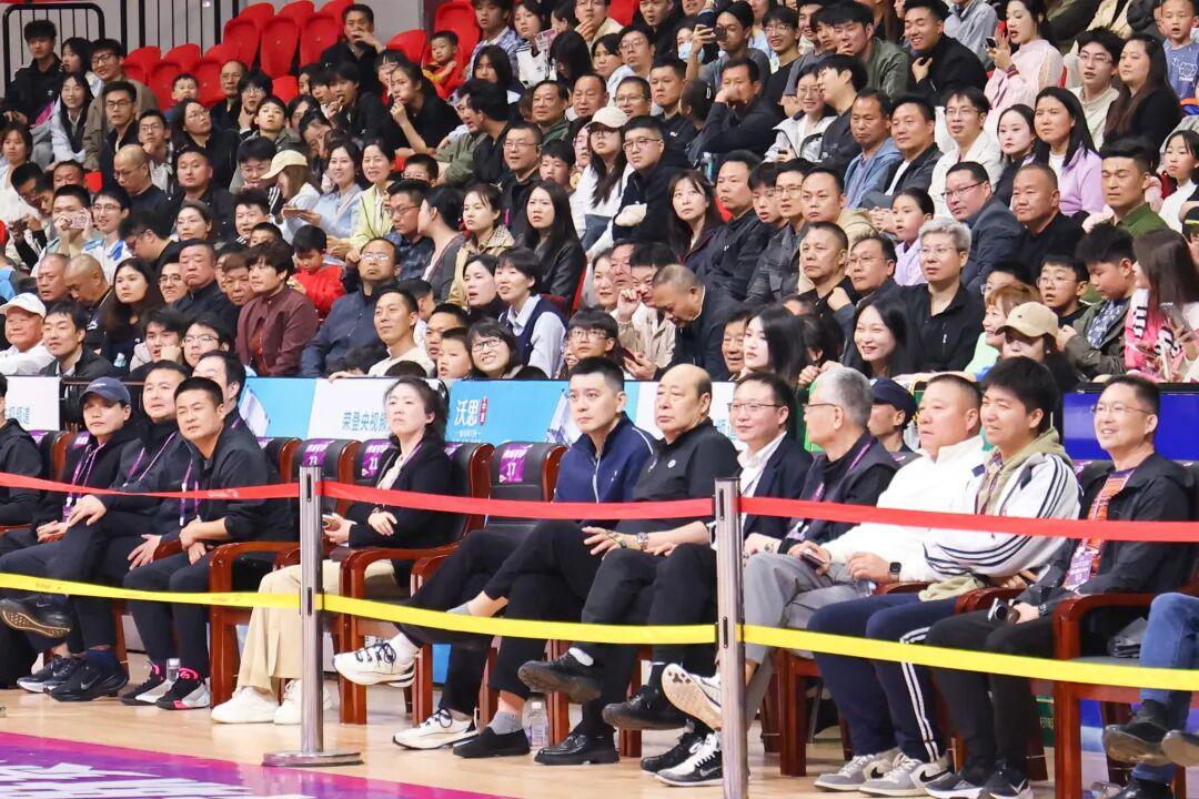 世界杯手机观看-杨鸣现身十堰:他们距离CBA仅一步之遥!
